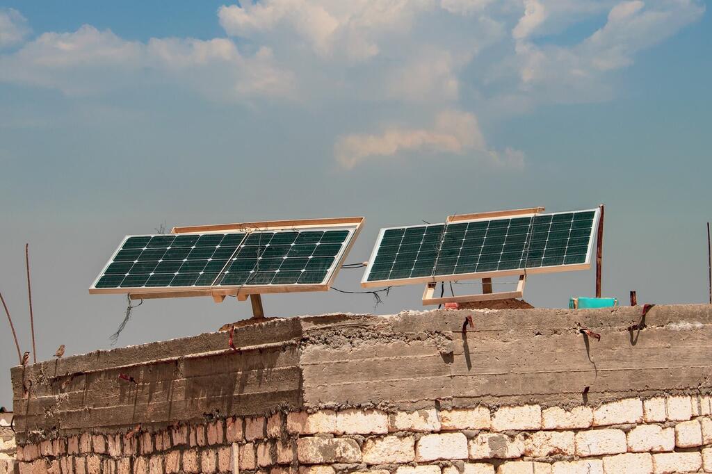 Солнечные панели на крыше в Индии.